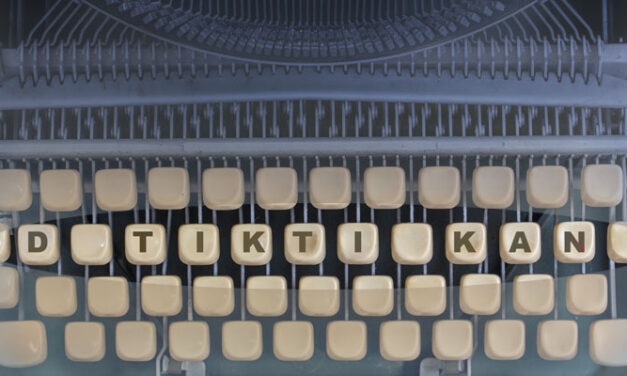 <em>D tikti kan !  </em> :  Isdawanen…  Gar Tesdawit akked Tkadimit !