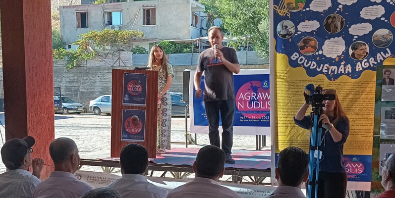 D tikti kan ! Deg Uẓru n Cemmini « Tasekla » tettkemmil.  – Ay at udlis, ansuf yis-wen ɣer at Weɣlis –