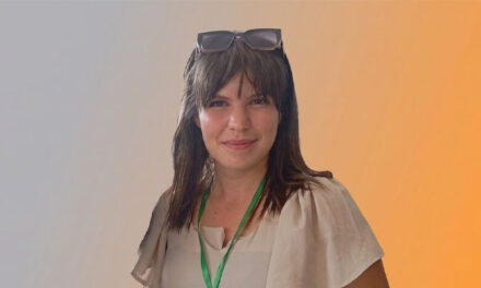 Lisa Serik  « Seg tɣuri i d-tettlal tira »